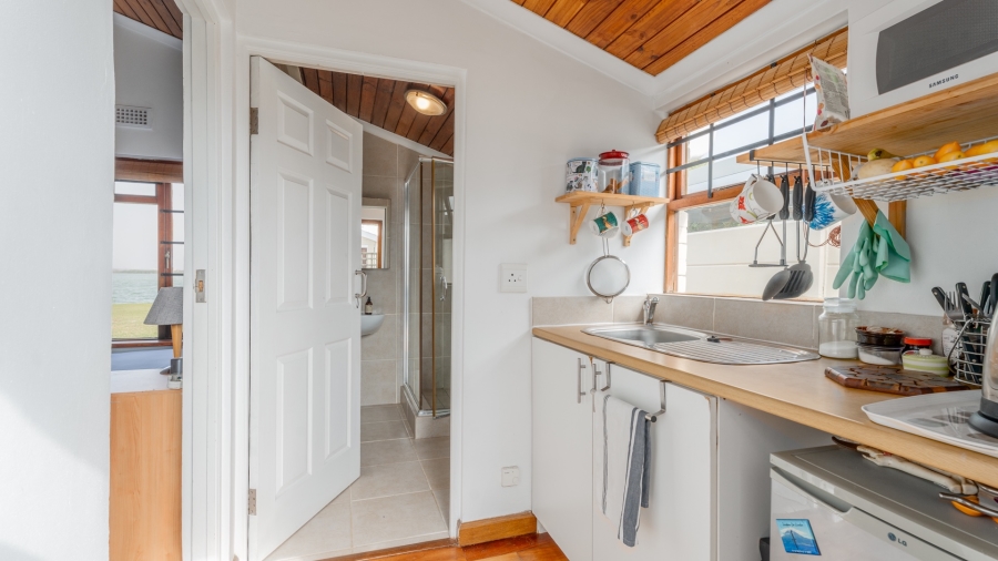 5 Bedroom Property for Sale in Zeekoevlei Western Cape